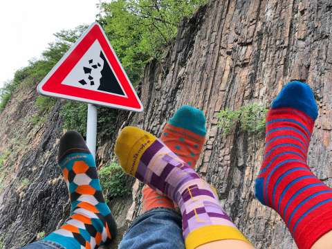 Kámen, ponožky, papír-ový lístek na Stouny